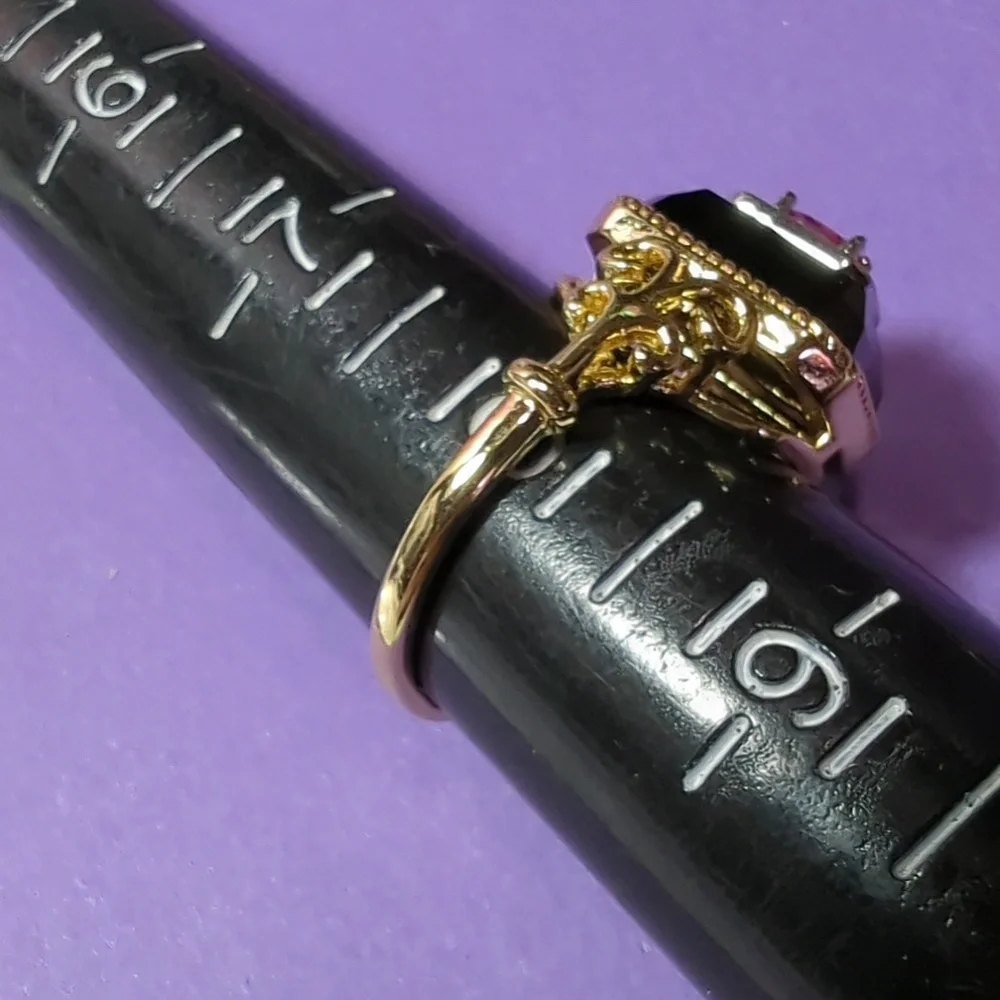 Onyx Base Red & Clear Zirconia Stones RingArt Decor Gold Oblong Style Sz 6 NWT